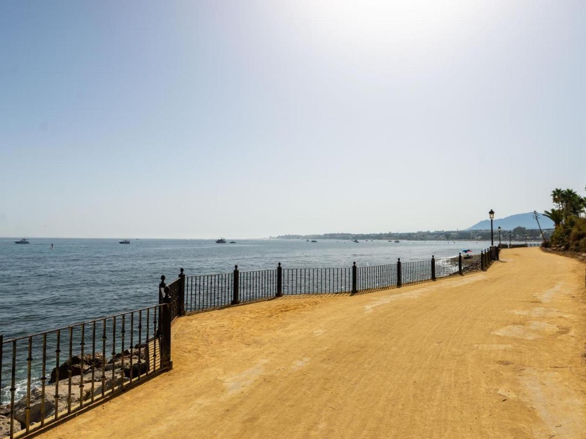 Luxurious Beachside In The Heart Of Puente Apartment Marbella