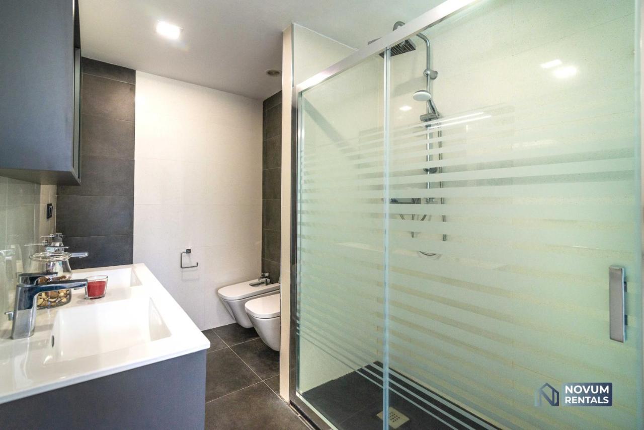 Luxurious Beachside In The Heart Of Puente